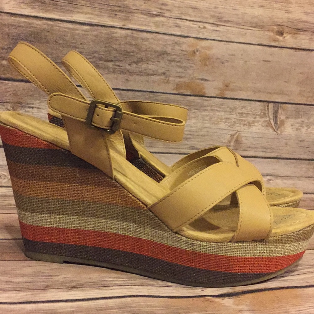 Colorful Wedge